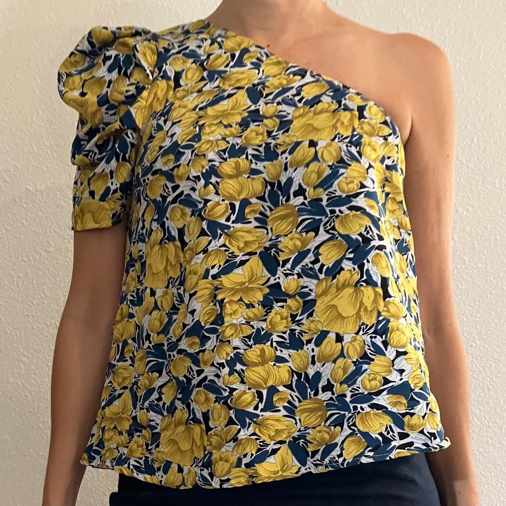 one shoulder floral blouse small